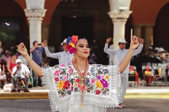 Mexique-danse-Yucatan-Prometour