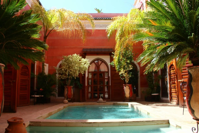 Riad traditionnel à Marrakech avec patio et piscine